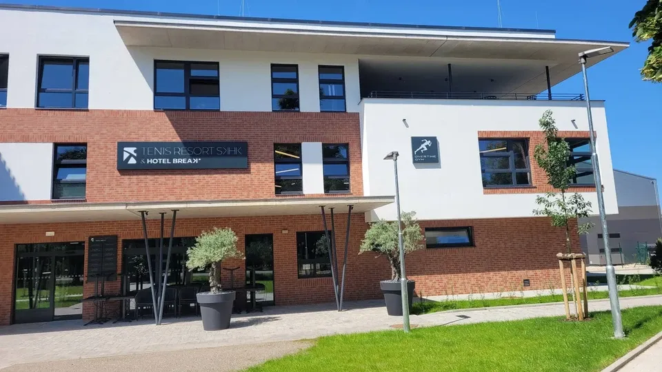Tenisové centrum Plachta, hotelová část